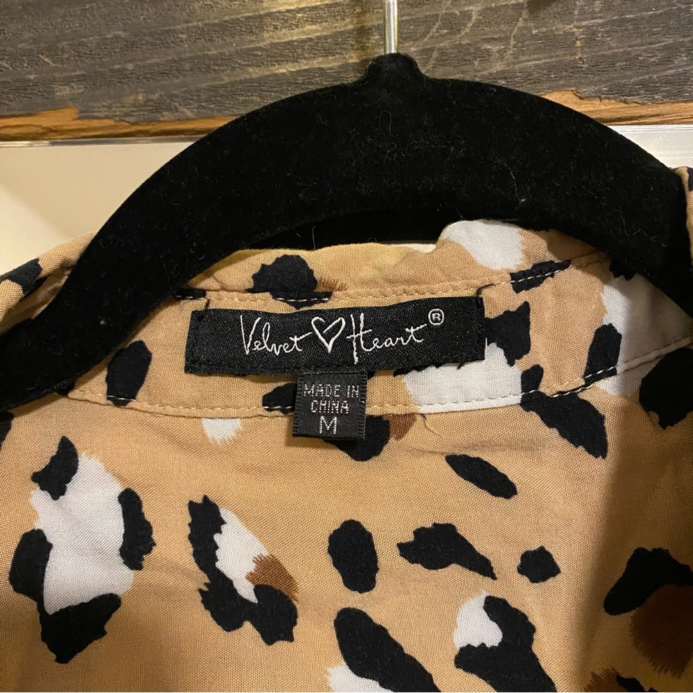 Cheetah print button down - Picture 2 of 4